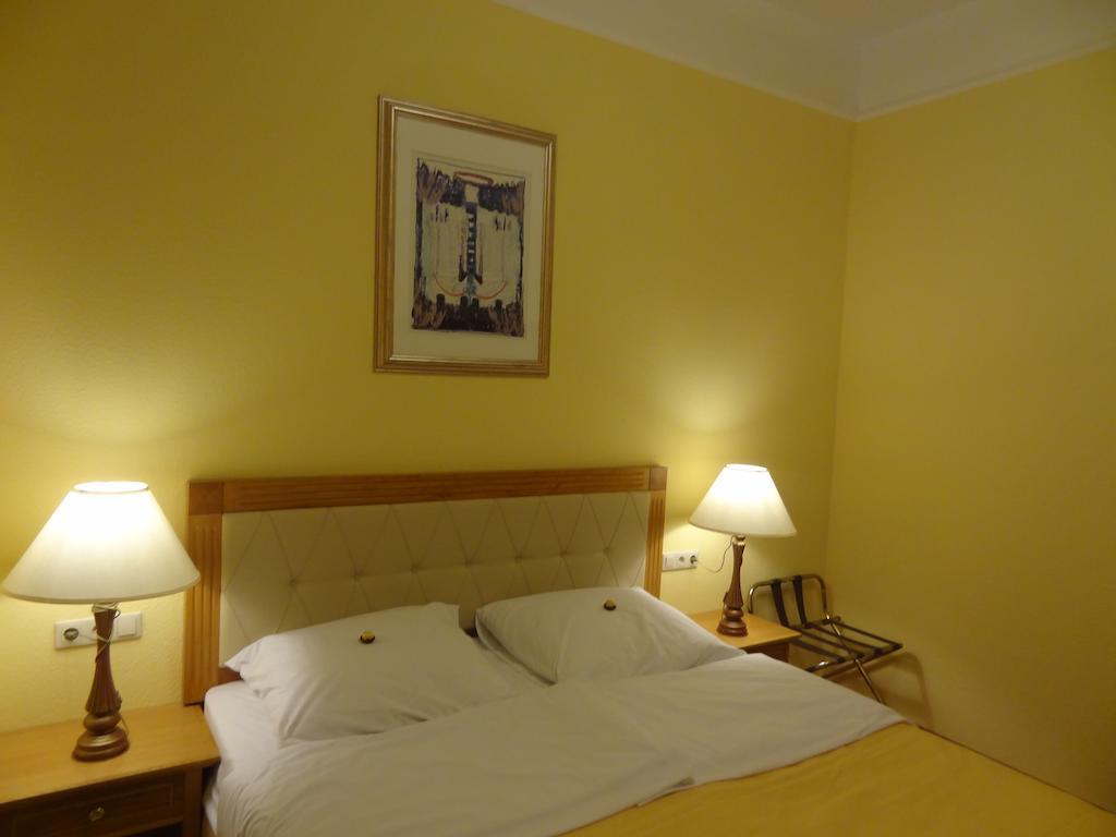 Residence Parliament — Photos 3